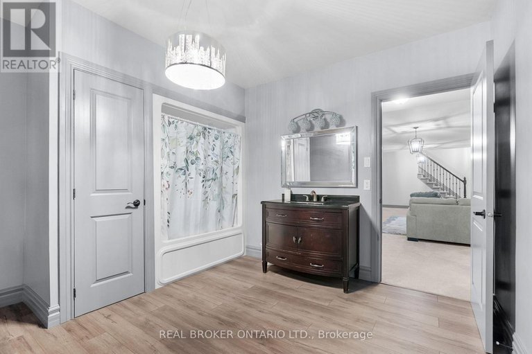 29375291/525-tullamore-street/riverside-south/ottawa/ontario/K1X0A2_39