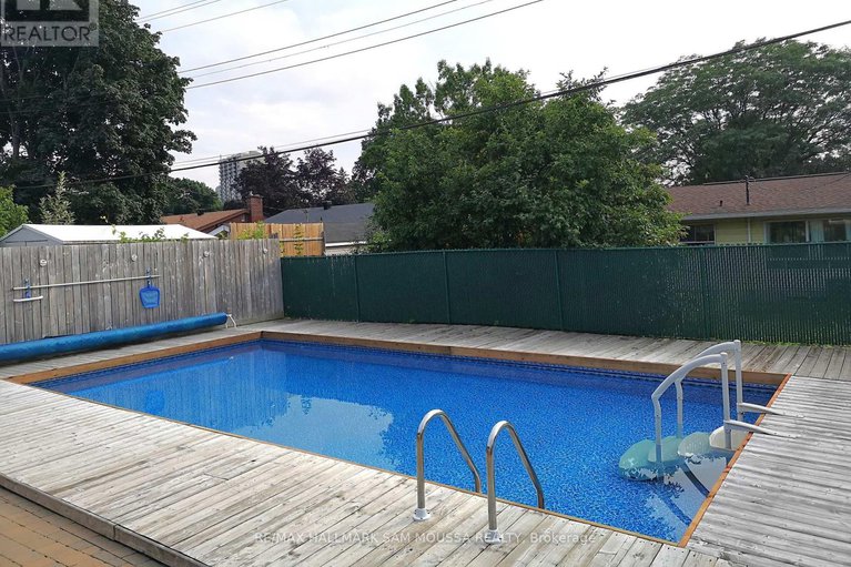 29322926/1208-stanton-road/queensway-terrace-southridgeview/ottawa/ontario/K2C3E2_39