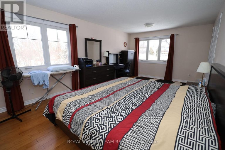 29451027/2194-niagara-drive/applewood-acres/ottawa/ontario/K1H6L2_20