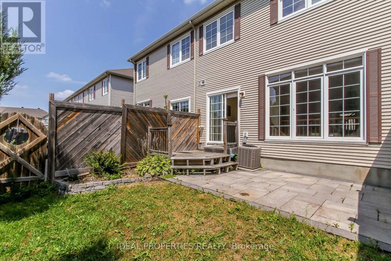 28714023/565-pepperville-crescent-n/emerald-meadowstrailwest/ottawa/ontario/K2M0E6_32