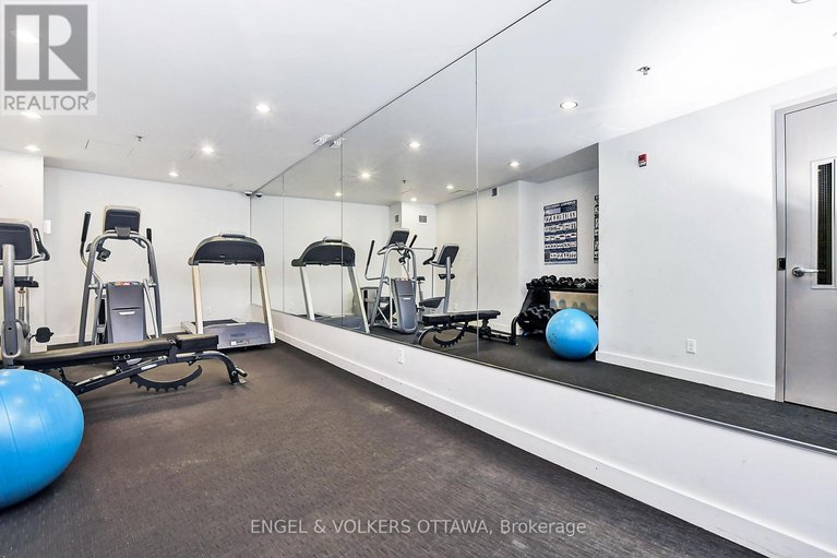 28414766/516-360-mcleod-street/ottawa-centre/ottawa/ontario/K2P1A9_27