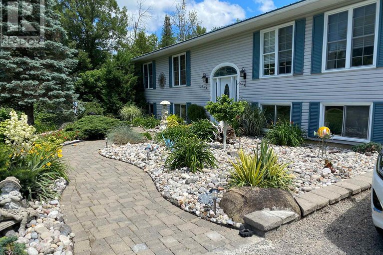 29376063/6167-burritts-rapids-road/north-grenville-twp-kemptville-south/north-grenville/ontario/K0G1N0_4