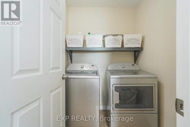28989822/400-brigatine-avenue/stittsville-north/ottawa/ontario/K2S0P7_17
