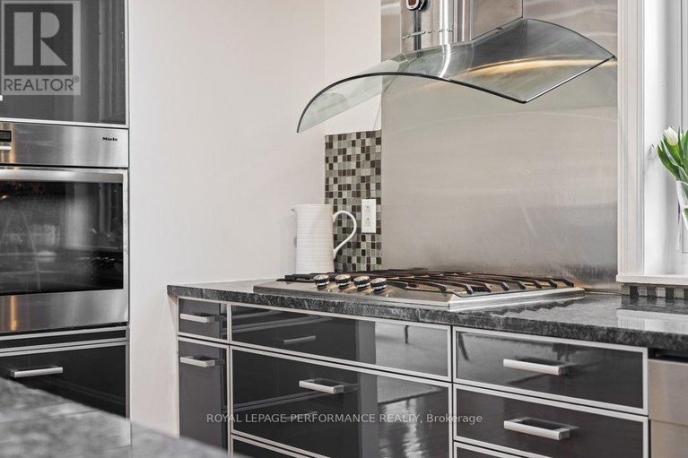 29650204/35-waverley-street/ottawa-centregolden-triangle/ottawa/ontario/K2P0T7_19