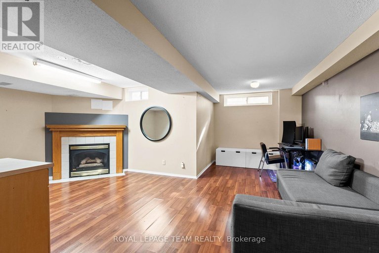 28867147/16-baton-court/katimavik/ottawa/ontario/K2L4C8_25