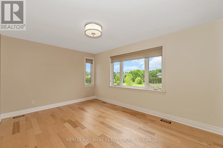 28423041/5813-red-castle-ridge/manotick-east-to-manotick-station/ottawa/ontario/K4M0A4_26