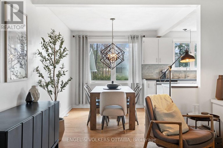28406748/8-pineglen-crescent/pineglencountry-place/ottawa/ontario/K2E6X7_13