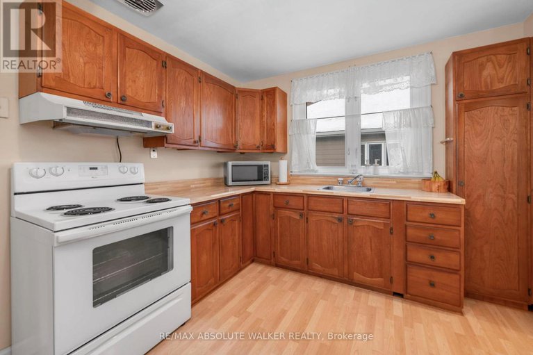 29110851/2243-hillary-avenue/alta-vista/ottawa/ontario/K1H7H7_12