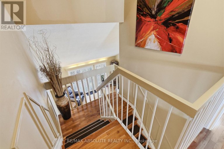 29579174/1594-st-georges-street/bilberry-creekqueenswood-heights/ottawa/ontario/K1E2M9_16