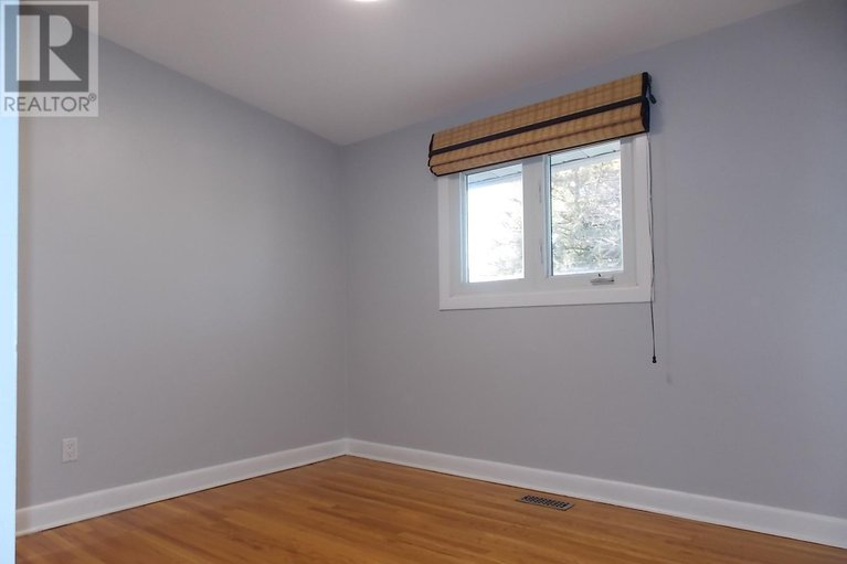 29204242/2515-gravelle-crescent/blackburn-hamlet/ottawa/ontario/K1B3A4_16