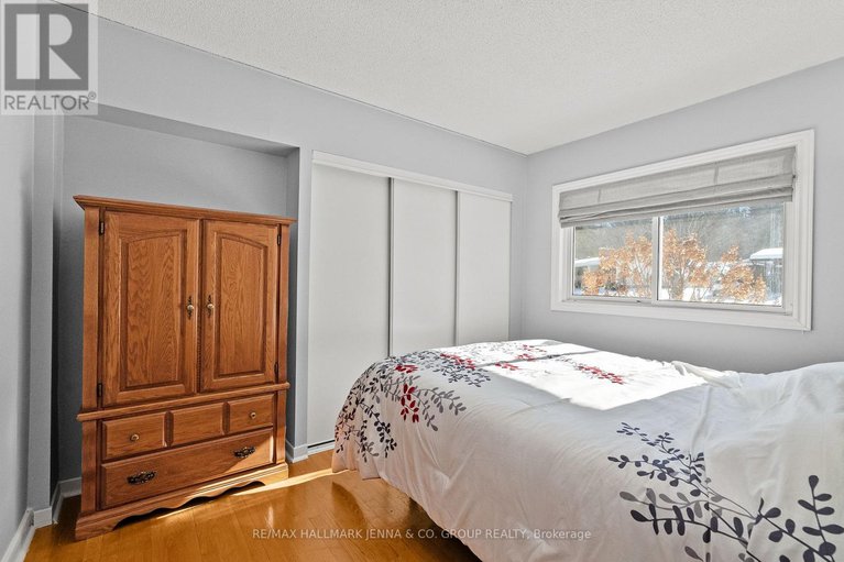 29364572/13-pinepoint-drive/lynwood-village/ottawa/ontario/K2H6B1_21