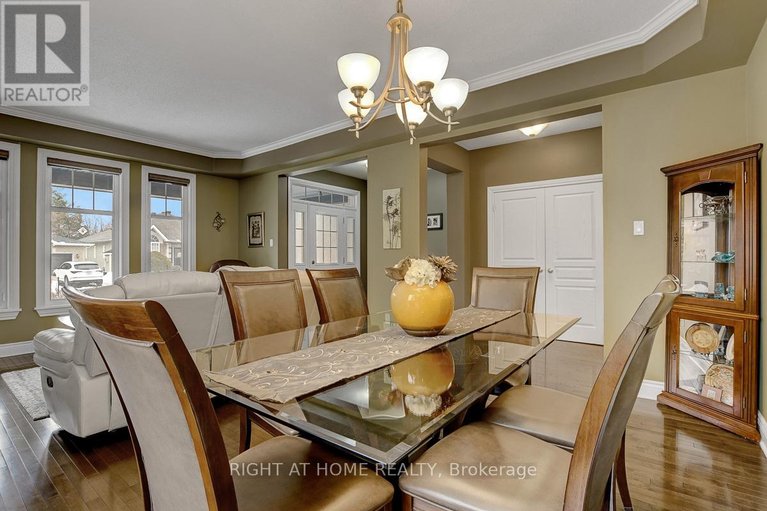 29641405/701-everlasting-crescent/springridgeeast-village/ottawa/ontario/K4A0K2_9