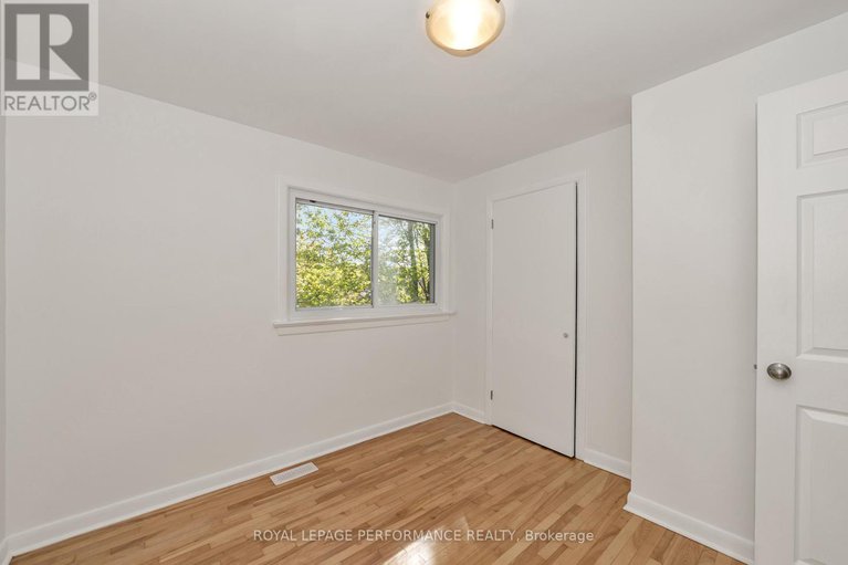 28502745/622-borthwick-avenue/castle-heightsrideau-high/ottawa/ontario/K1K2L9_25