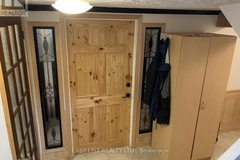 27540685/271-mcarthur-avenue/vanier/ottawa/ontario/K1L6P3_26