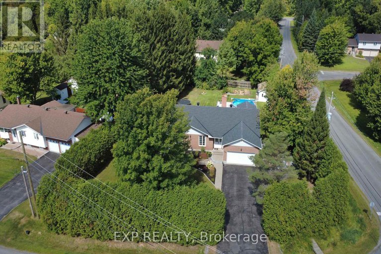 28794855/100-des-pins-street/village-of-russell/russell/ontario/K4R1C5_35