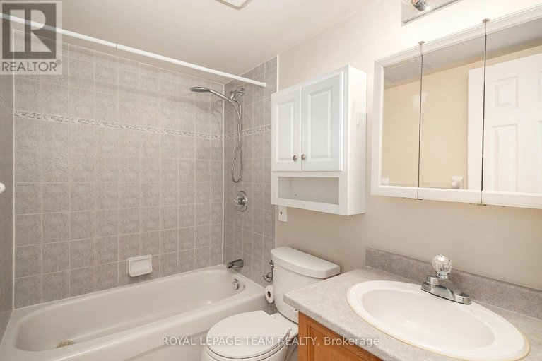 28632770/507-320-centrum-boulevard/bilberry-creekqueenswood-heights/ottawa/ontario/K1E3X9_15