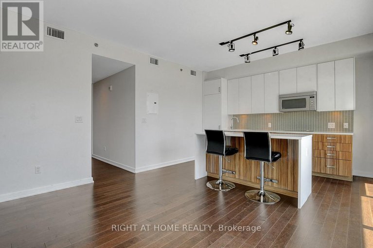 28772133/504-300-lisgar-street/ottawa-centre/ottawa/ontario/K2P0E2_15