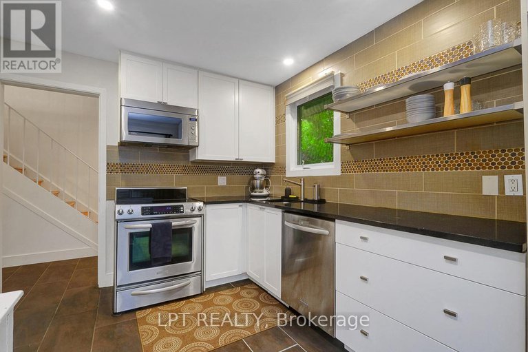 28412774/236-3310-southgate-road/south-keys/ottawa/ontario/K1V8X4_18