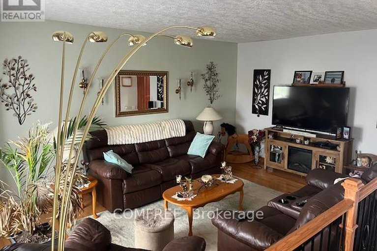 28325914/54-albert-street/embrun/russell/ontario/K0A1W0_11