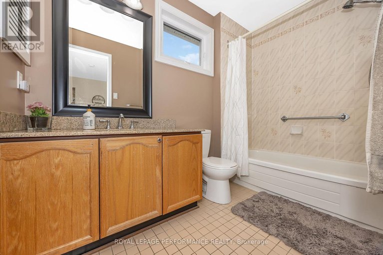 28785273/8-hyannis-avenue/cedargrovefraserdale/ottawa/ontario/K2J3H8_23