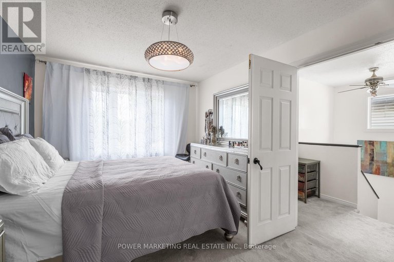 28418815/49-shandon-avenue/longfields/ottawa/ontario/K2J4E3_18