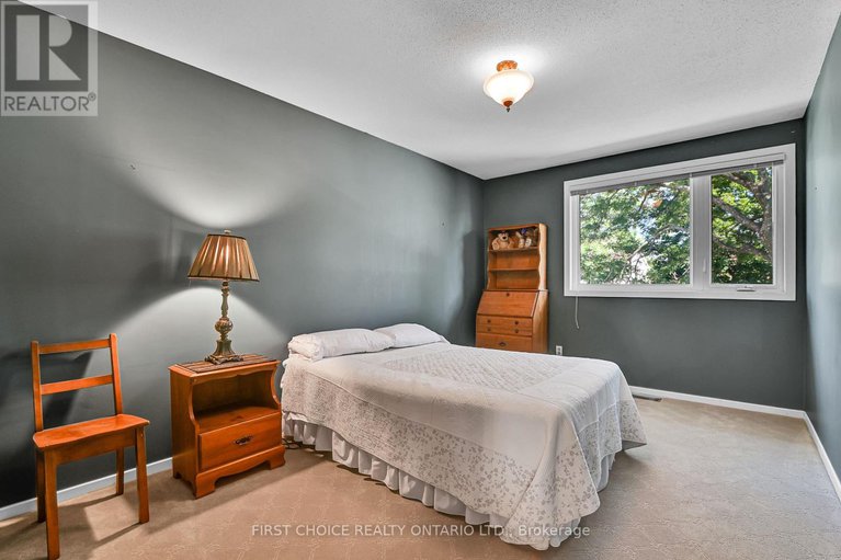 28651586/1631-wainfleet-street/chateauneuf/ottawa/ontario/K1C3G3_24