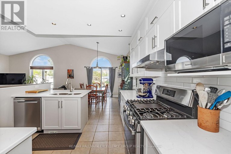 28730697/2677-chamberland-street/town-of-rockland/clarence-rockland/ontario/K4K0A5_13