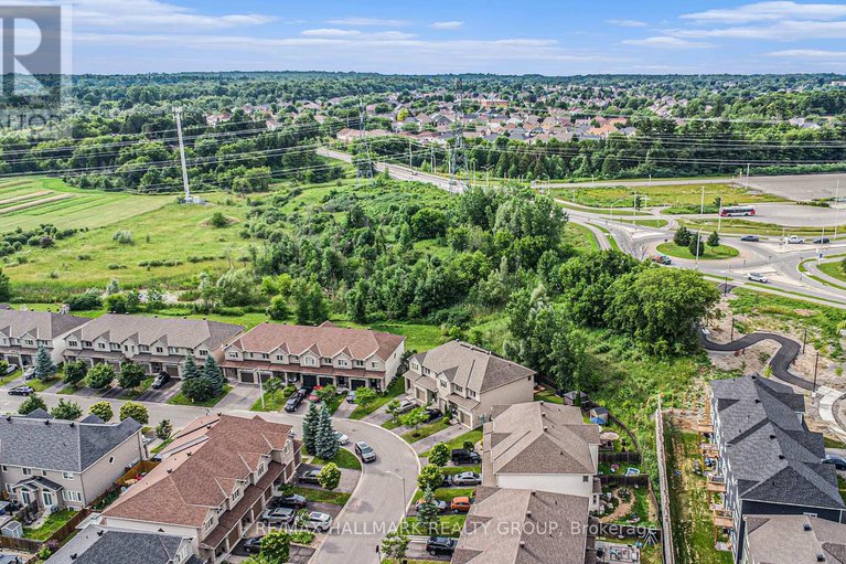28598601/716-percifor-way/mer-bleuebradley-estatesanderson-park/ottawa/ontario/K1W0E4_29