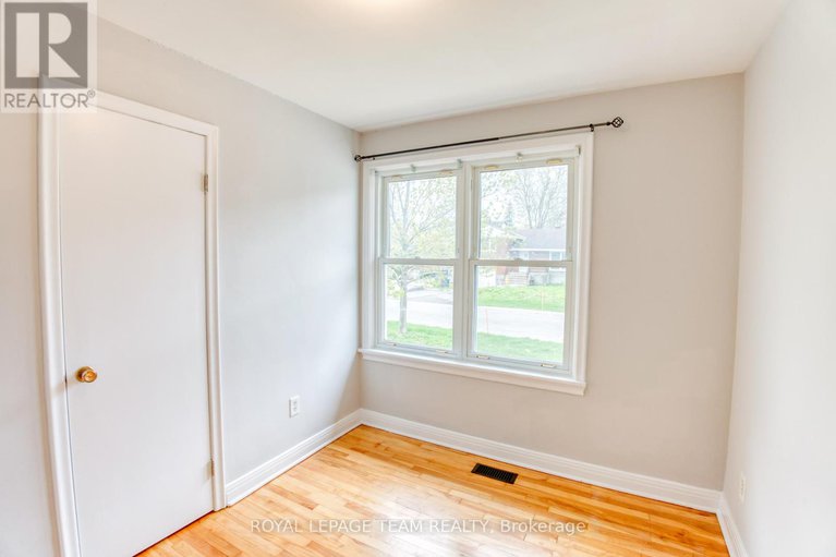 28305405/53-drouin-avenue/overbrook/ottawa/ontario/K1K2A6_12