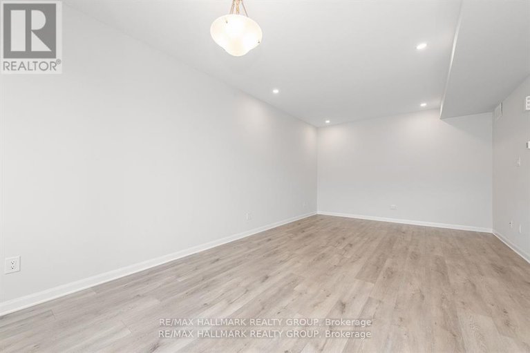 28591919/210-attwell-private/morgans-grantsouth-march/ottawa/ontario/K2K0P6_22