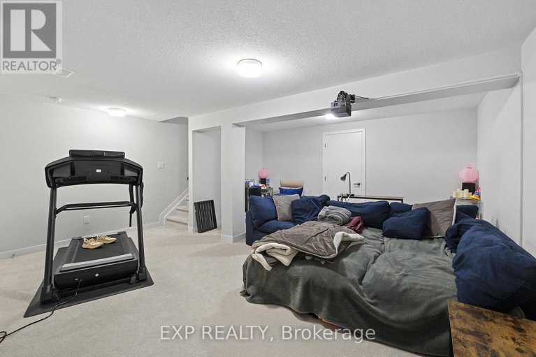 28611838/6323-perth-street/btwn-franktown-rd-fallowfield-rd/ottawa/ontario/K0A2Z0_18