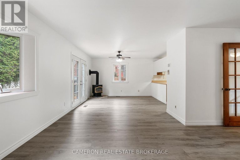 29090581/8-head-street/lancaster/south-glengarry/ontario/K0C1N0_12