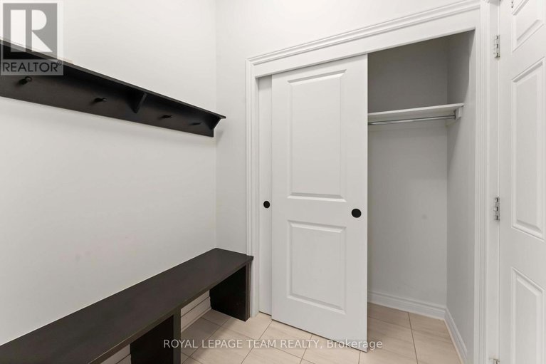 28647828/1010-brian-good-avenue/riverside-southgloucester-glen/ottawa/ontario/K4M0R3_25