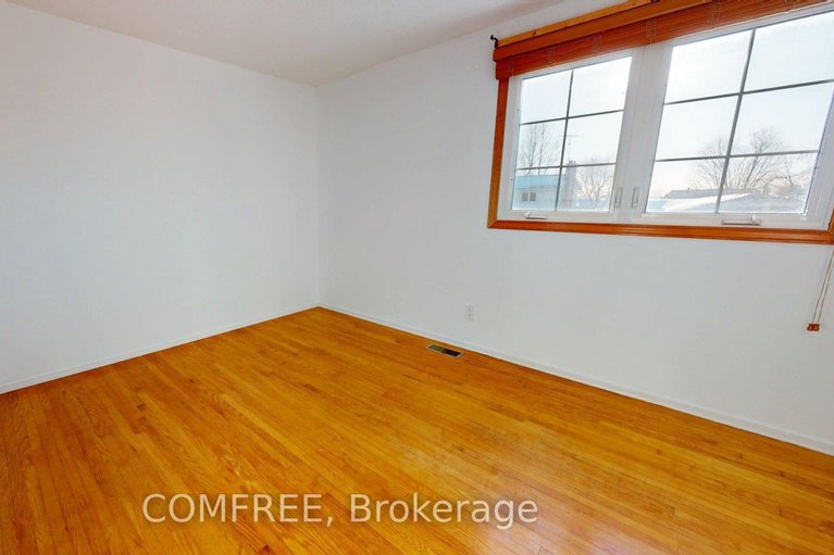 29409348/146-old-colony-road/glencairnhazeldean/ottawa/ontario/K2L1M4_11