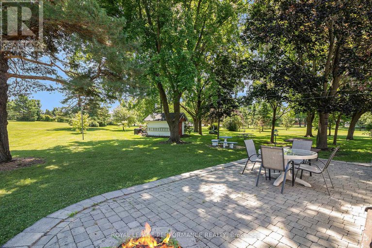 28651683/166-mccormick-road/alexandria/north-glengarry/ontario/K0C1A0_43
