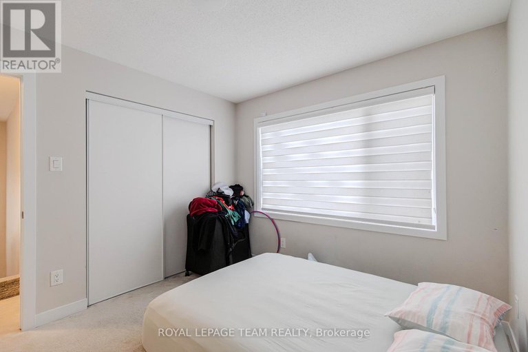 29107787/241-falsetto-street/mer-bleuebradley-estatesanderson-park/ottawa/ontario/K1W0S2_14