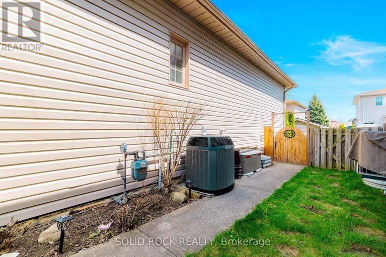 29656680/1021-crestwood-drive/brockville/brockville/ontario/K6V7N1_36