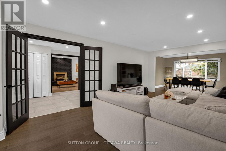 28535998/13-weatherwood-crescent/pineglencountry-place/ottawa/ontario/K2E7C5_9