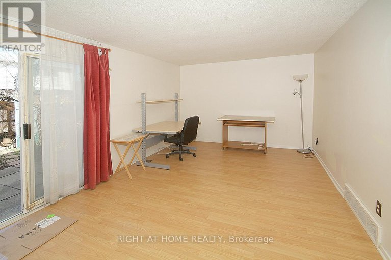 28229384/l-1466-heatherington-road/heron-gateindustrial-park/ottawa/ontario/K1V6S1_2