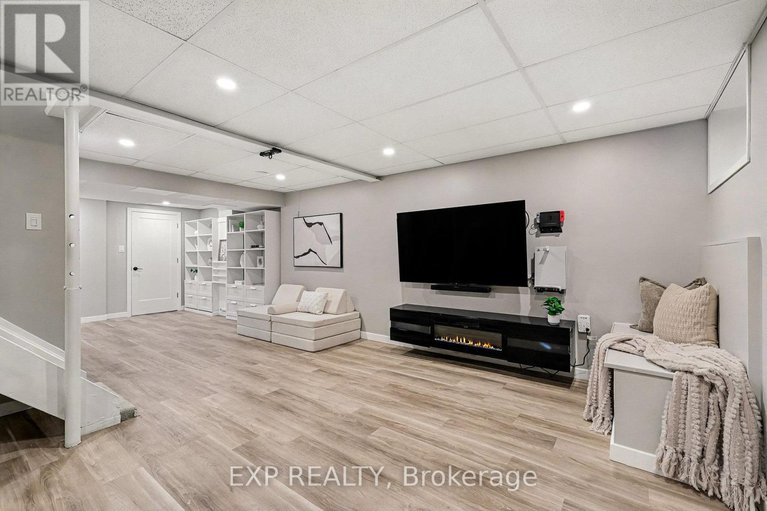 29150230/23-mccurdy-drive/katimavik/ottawa/ontario/K2L2W7_18