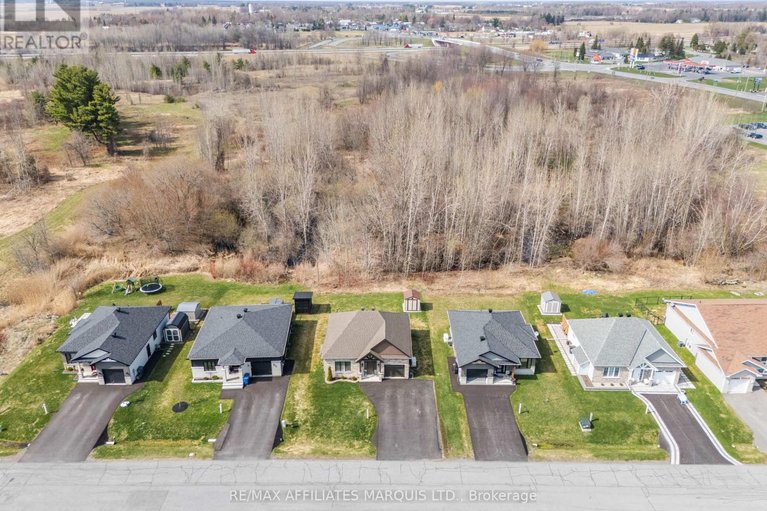 29658311/20309-andrea-avenue/lancaster/south-glengarry/ontario/K0C2C0_4