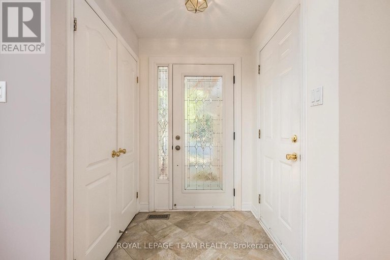 28728936/239-markland-crescent/barrhaven-east/ottawa/ontario/K2G6A9_3