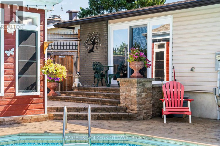 28957862/16-benson-street/borden-farmstewart-farmcarleton-heightsparkwood-hills/ottawa/ontario/K2E5J5_39