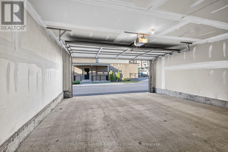 28991192/815-mikinak-road/cfb-rockcliffe-and-area/ottawa/ontario/K1K4Z9_50
