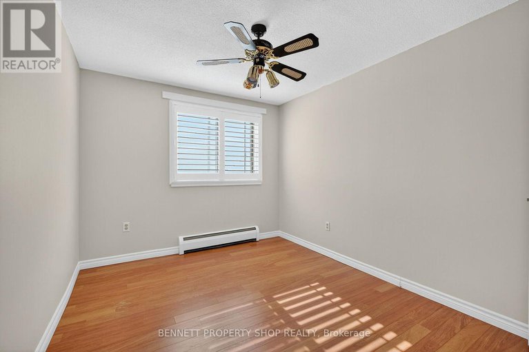 28981552/1015-915-elmsmere-road/beacon-hill-south/ottawa/ontario/K1J8H8_38