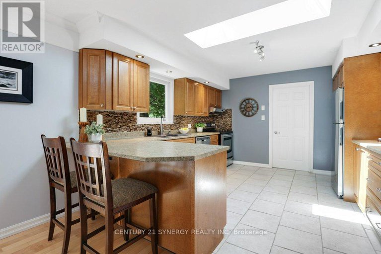 28520322/1106-dunning-road/cumberland-ridge/ottawa/ontario/K4C1P5_17