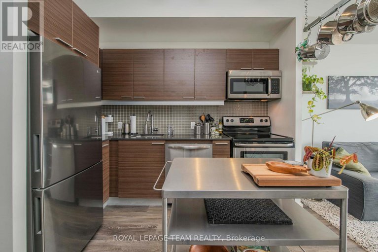 28614419/813-354-gladstone-avenue/ottawa-centre/ottawa/ontario/K2P0R4_9