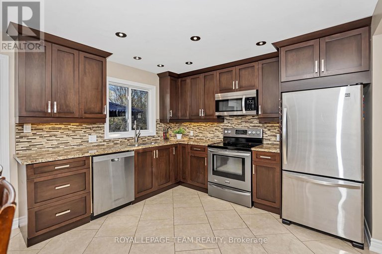 29273607/1115-des-cerisiers-street/clarencerockland-twp/clarence-rockland/ontario/K4K1K9_7