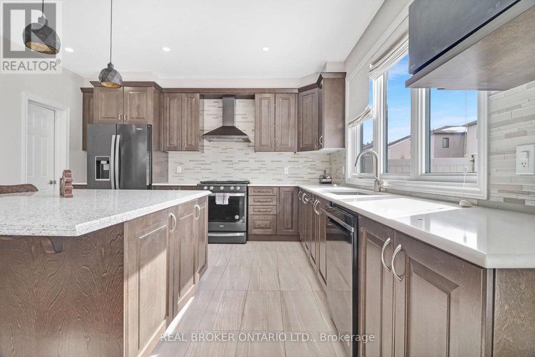 29417317/642-continental-avenue/emerald-meadowstrailwest/ottawa/ontario/K2S1B6_12