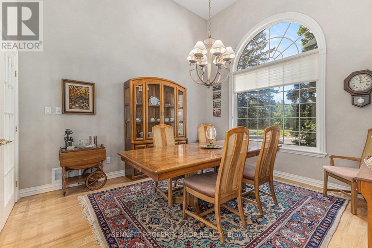 28752704/5-countryside-green/cedar-hillorchard-estates/ottawa/ontario/K2R1B5_16